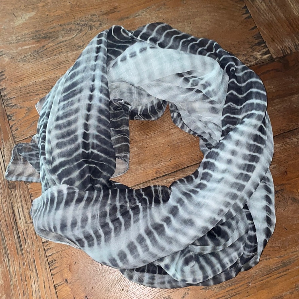 Black and White Tie Dye Print Scarf/Wrap